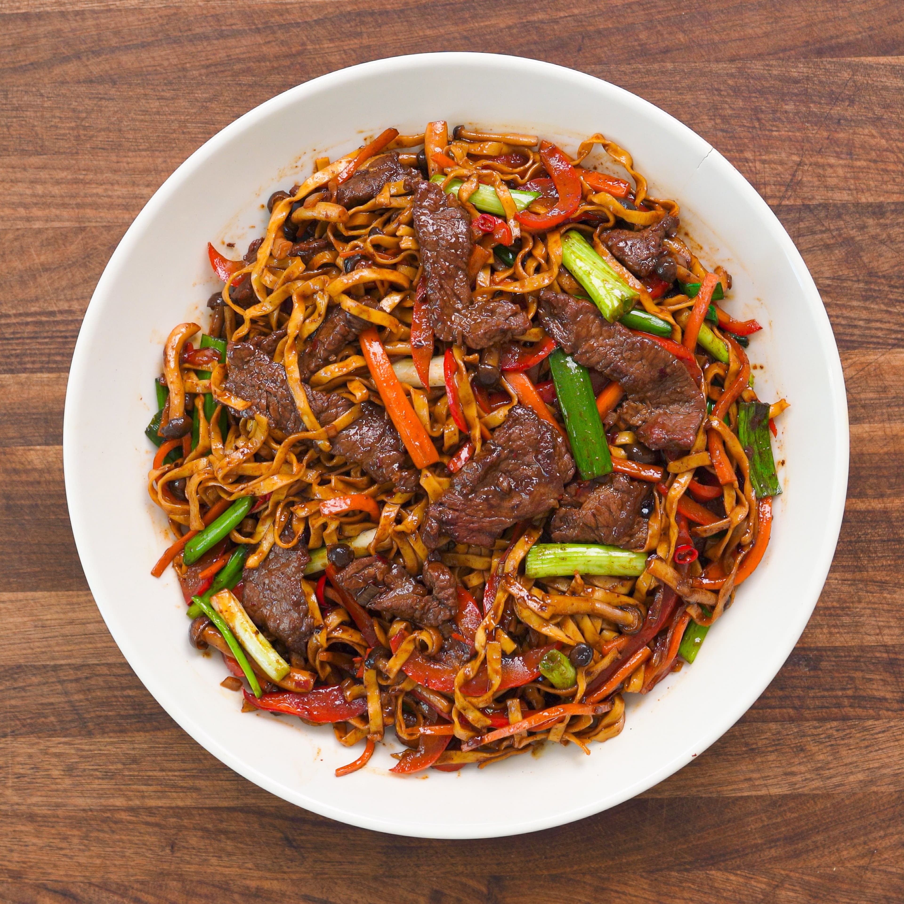Spicy Beef Lo Mein